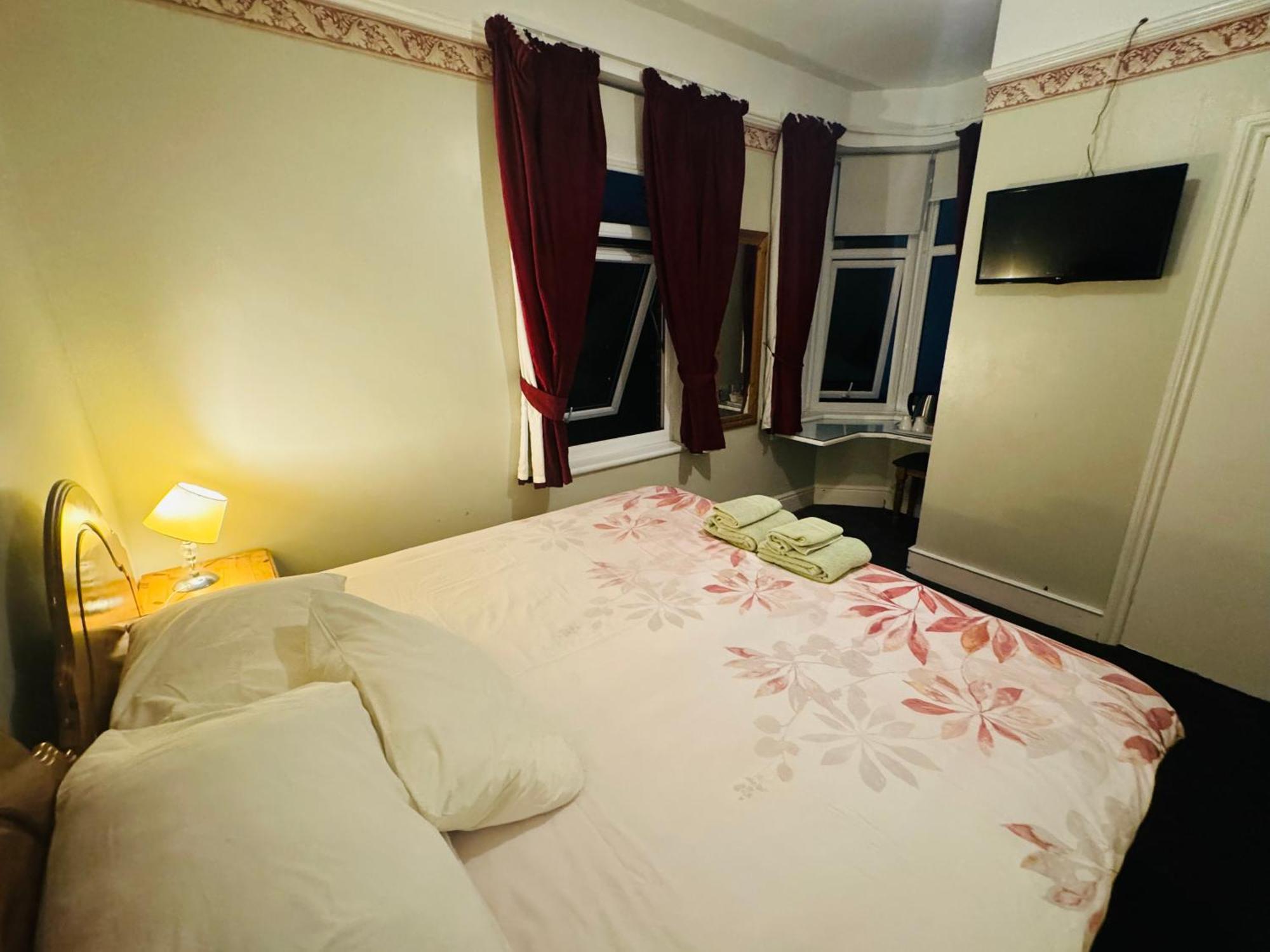 The Bliss 9 Stay, Self Check In With Smart Lock, Non Smoking In And Out * Southampton