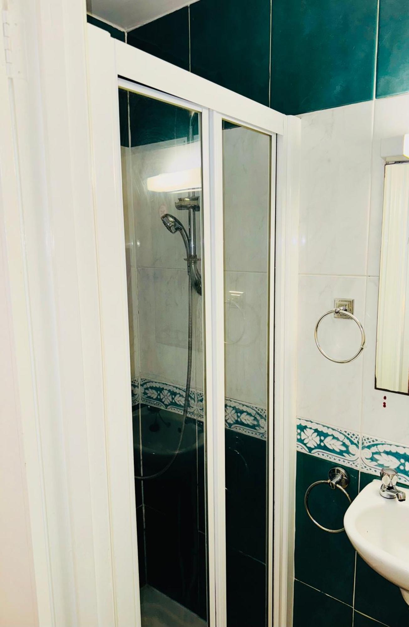 The Bliss 9 Stay, Self Check In With Smart Lock, Non Smoking In And Out Homestay Southampton